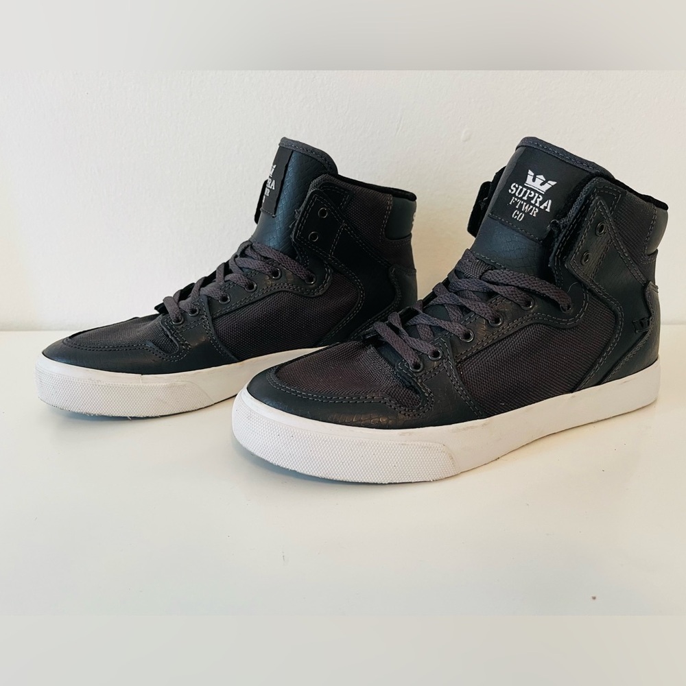 SUPRA Vaider High Top Dark Grey Shoes Men’s size 5.5, Women’s Size 7.5